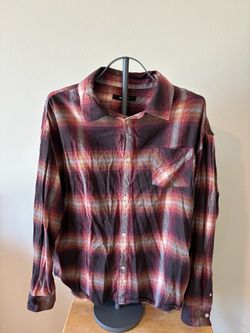 Plaid flannel long sleeve button up