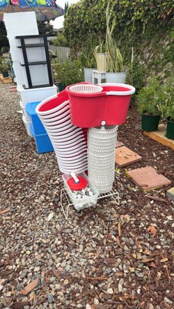 Red spin buckets. $5 each