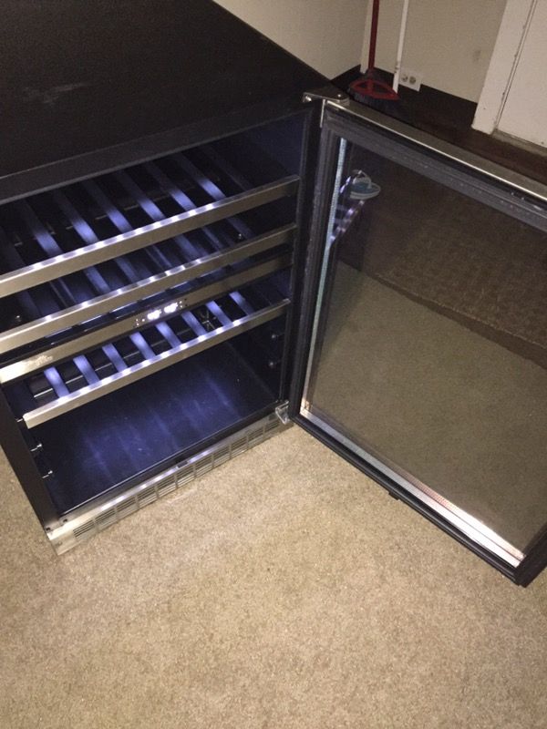 Silhouette Select mini fridge