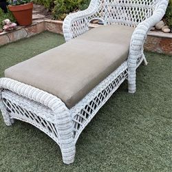White wicker (real wood wicker) chase garden lounge