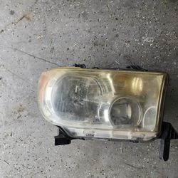 Toyota Tundra 2007-2013 Head Lights