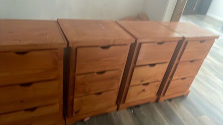 4 Drawers in good condition
