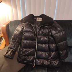     *  HERNO   ~    Women's   ~    Size  Med.  (46)  ~  Puffer  Jacket ~  