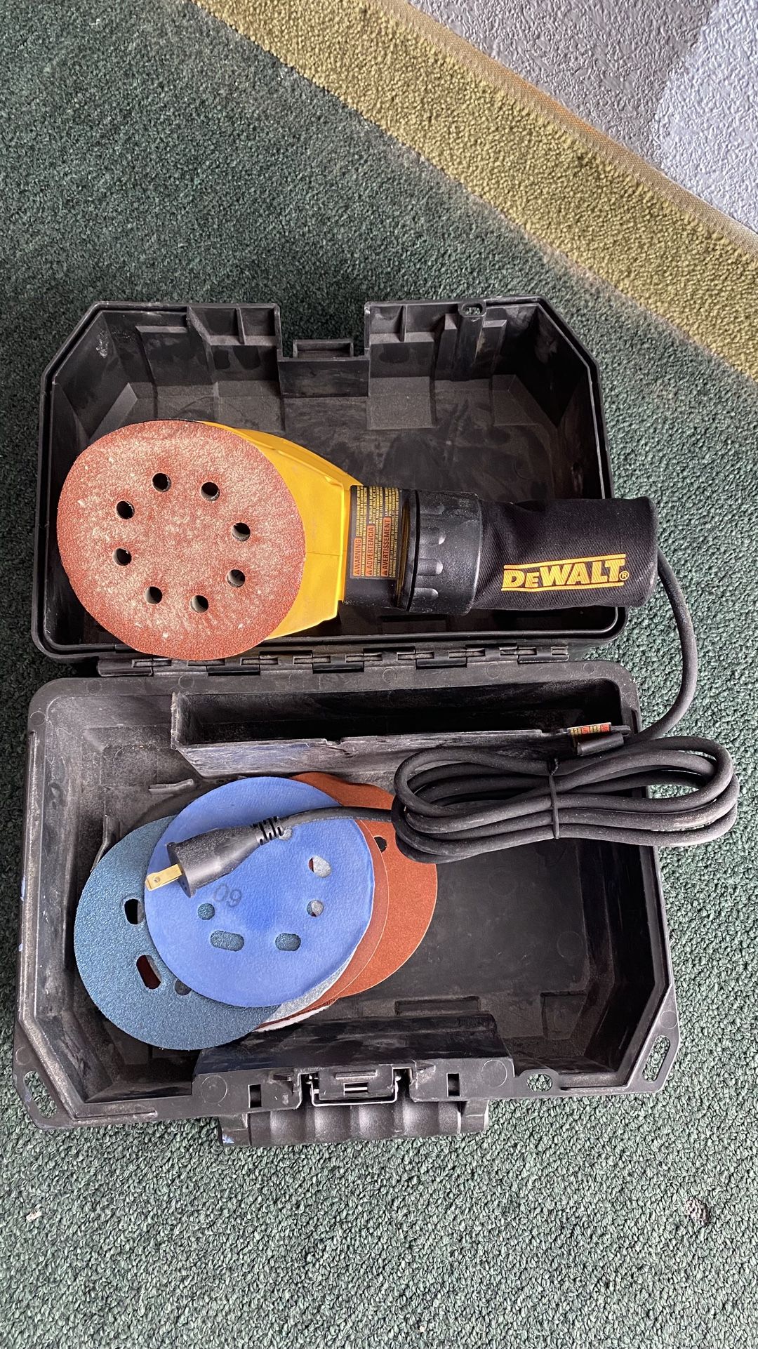 DEWALT 120-Volt 3 -Amp Variable Speed Random orbital Sander with Dust Management