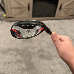 Taylormade Stealth Plus 3 Hybrid RH W/ Head Cover 