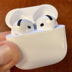 AirPods 4 with ANC…!!!