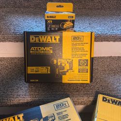 150$ FIRM. DEWALT ATOMIC rotary Hammer  