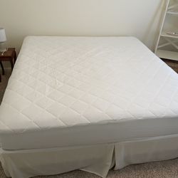 Beautyrest King Mattress & Box Springs