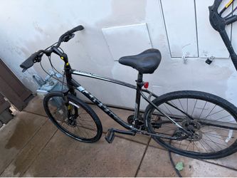 Giant. Cypress. Bike. 145 cash.  Roseville to pickup