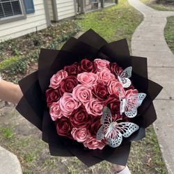 24 ribbon roses bouquet 