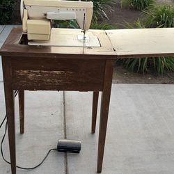 Singer 247 Sewing Machine 