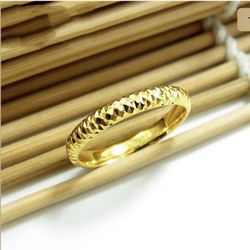 18kt yellow gold ladies Ring size 9