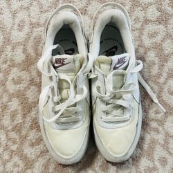 Nike Women’s Sneakers Size 5.5 $35 **READ DESCRIPTION**