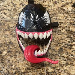 Spider-Man Venom Marvel’s Maximum Mask Swinging Tongue 2019 Hasbro Halloween