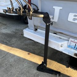 Tow hitch bike rack
