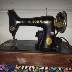 Vintage Original Still Working Singer Sewing Machine