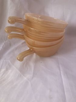 Vintage fire king set of soup bowls excellent condition