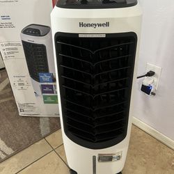 Honeywell 2.6 Gallon Indoor Portable Evaporative Air Cooler for Garage, Basement, Attic