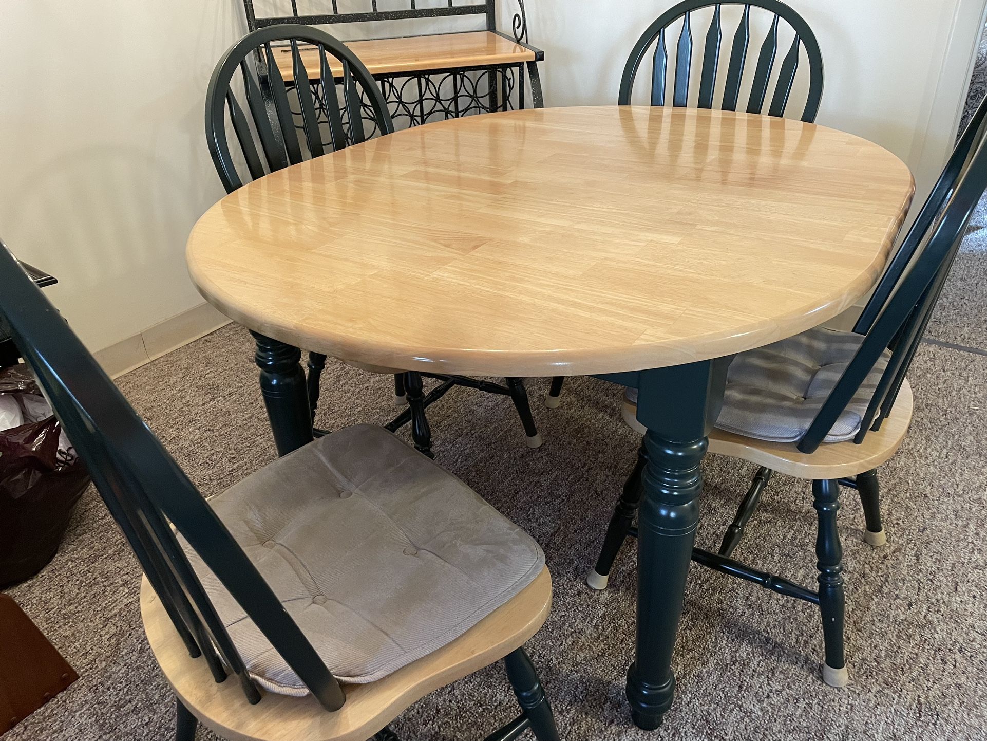 Kitchen table And Chairs