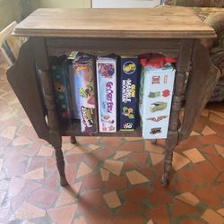 Vintage 2-Tier End Table with Magazine Rack