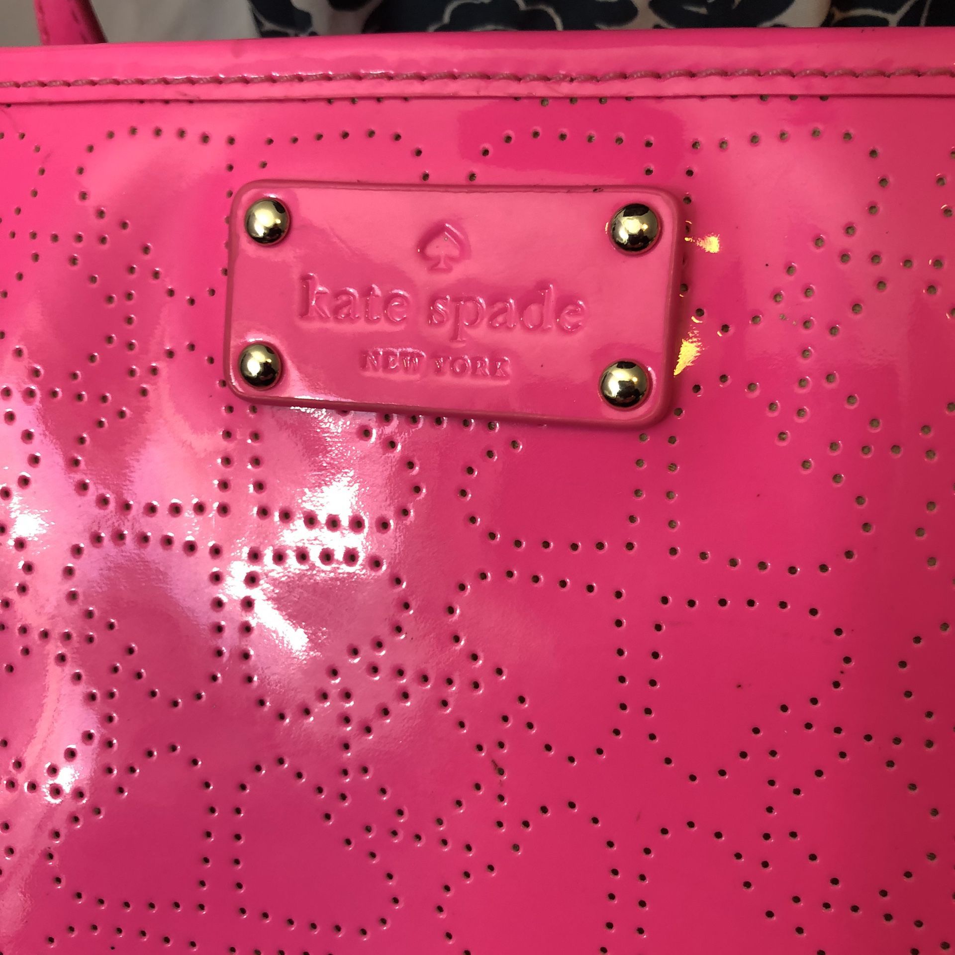 Never Full Tote Bag Pink Inside for Sale in Clinton, MD - OfferUp