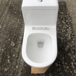 Toto Single Flush Toilet, Like New