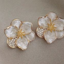 Flower Decor Stud Earrings