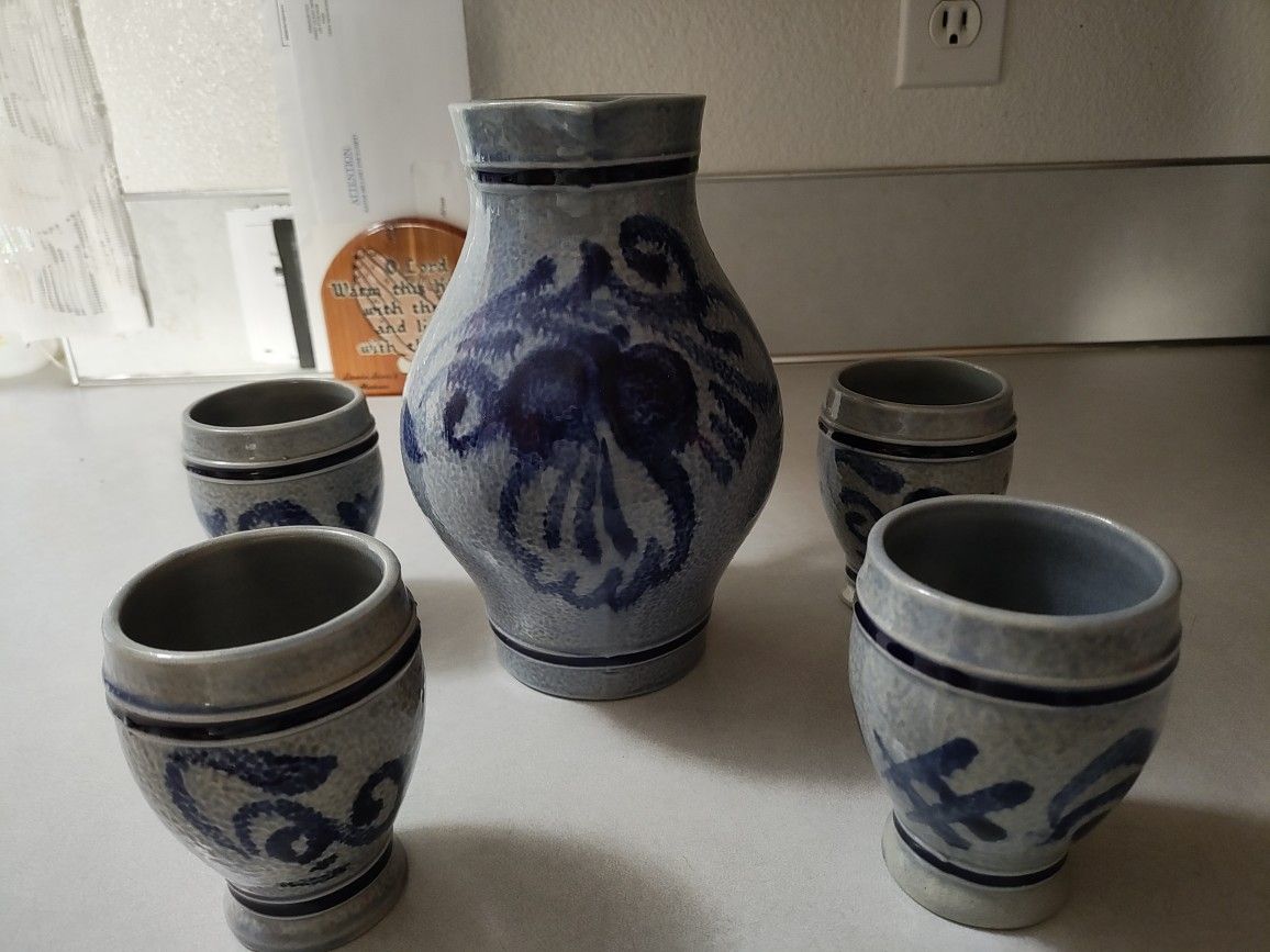 German Get it Pitcher Set