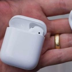 Gen 2 Airpods With Case 