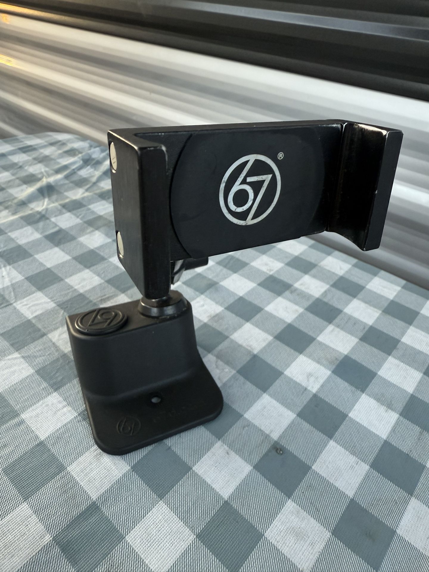67 Design Phone Mount