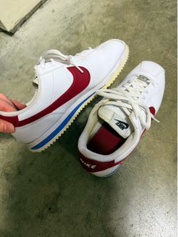 Nike Cortez sneakers in white with red accents #retro #running