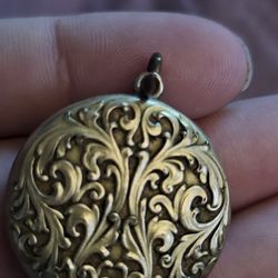 1900 Locket