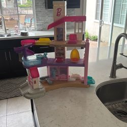 Barbie Little People House. 