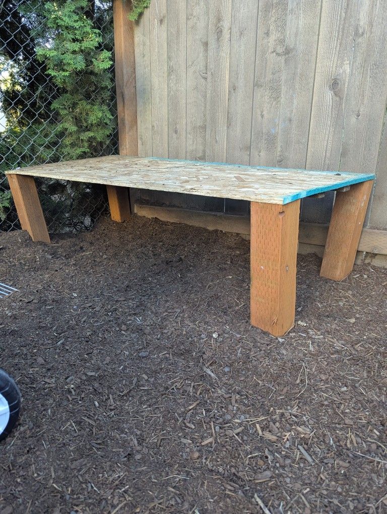 Kids Arts & Crafts Table