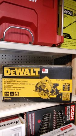 DEWALT 7 - 1/4" (184mm) LIGHTWEIGHT CIRCULAR SAW