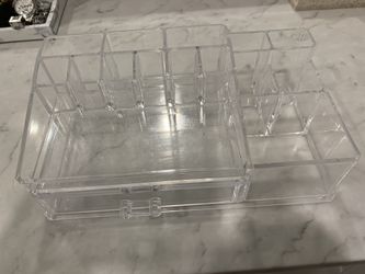 Make up organizer