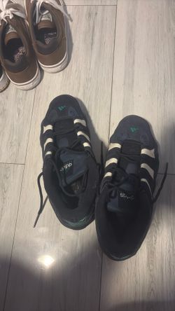 Used adidas, very comfortable inside