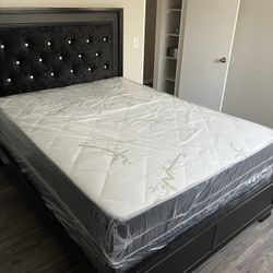Queen Size Bed With Mattress And Box springs 