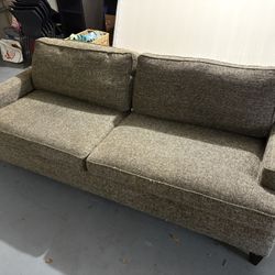 Comfy couch For Sale
