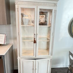 Ethan Allen French Display Cabinet 