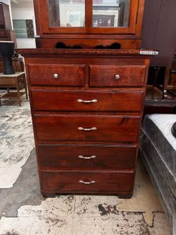 Chest of drawers