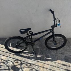 Haro Shredder BMX Bike – Barely Used, Like New