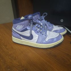Size 7.5 Air Jordan 1 SE Mid Sky J Purple