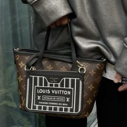 NEW!  Louis Vuitton Inside Out Pouch/Wristlet