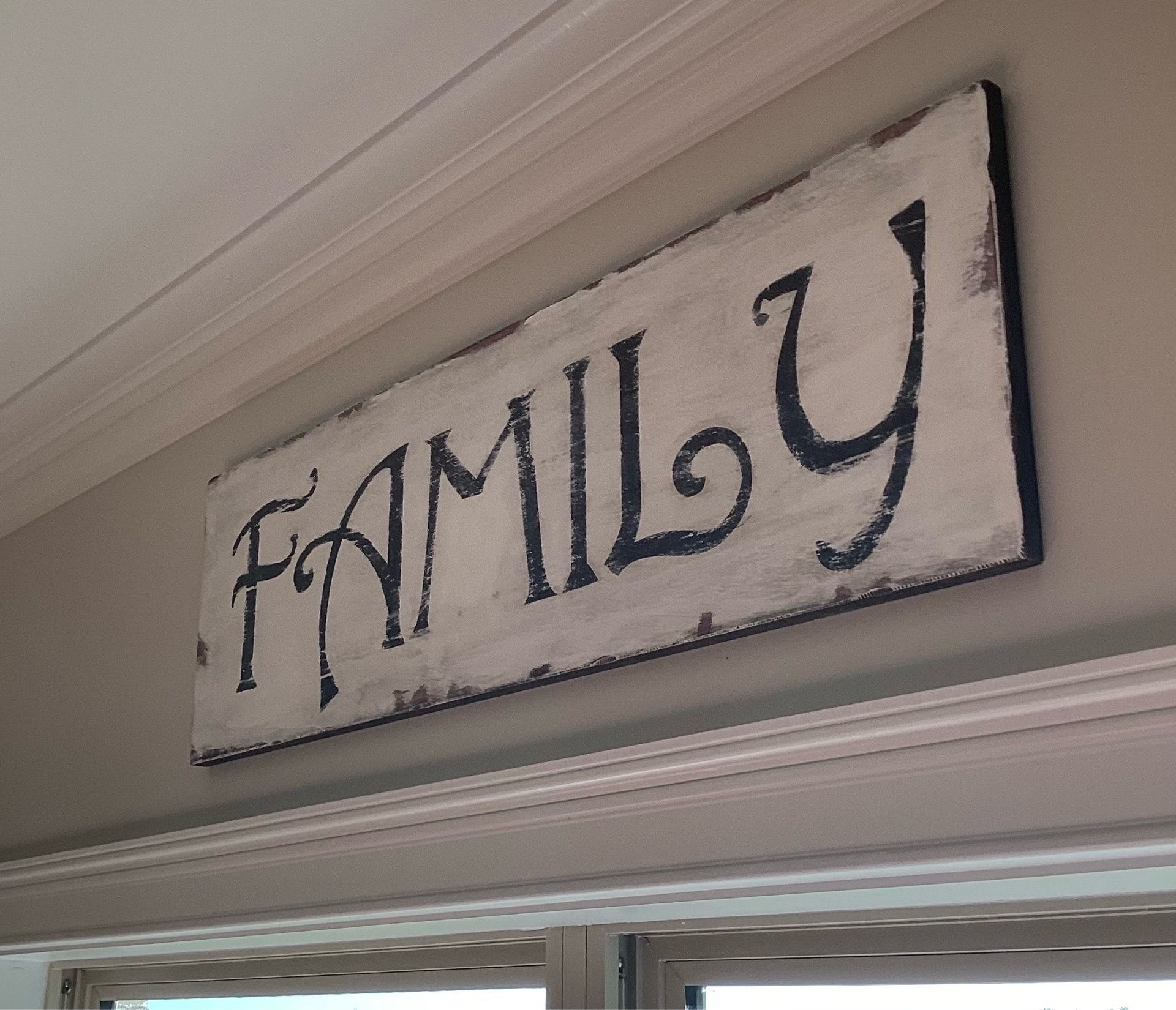 Wooden ‘FAMILY’ Wall Decor