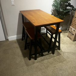 Kitchen Table With Stools 