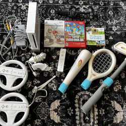 Nintendo Wii Game Console + 3 Remotes, Wii Sports, Mario Kart & Mario Kart
