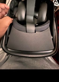 Oculus Quest 2 VR Headset