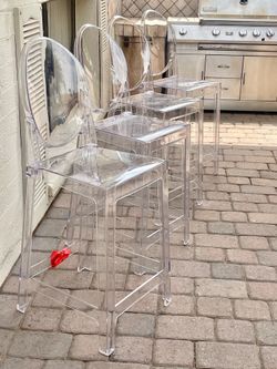 Gorgeous Set of 4 New Counter Height Clear Lucite Ghost Chair Barstools