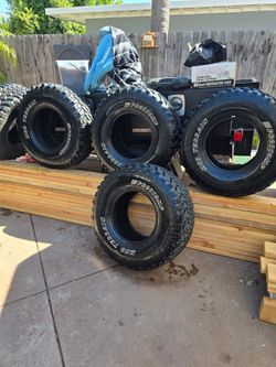 PICK UP TODAY - 5 Pro Comp Mud Terrain tires
